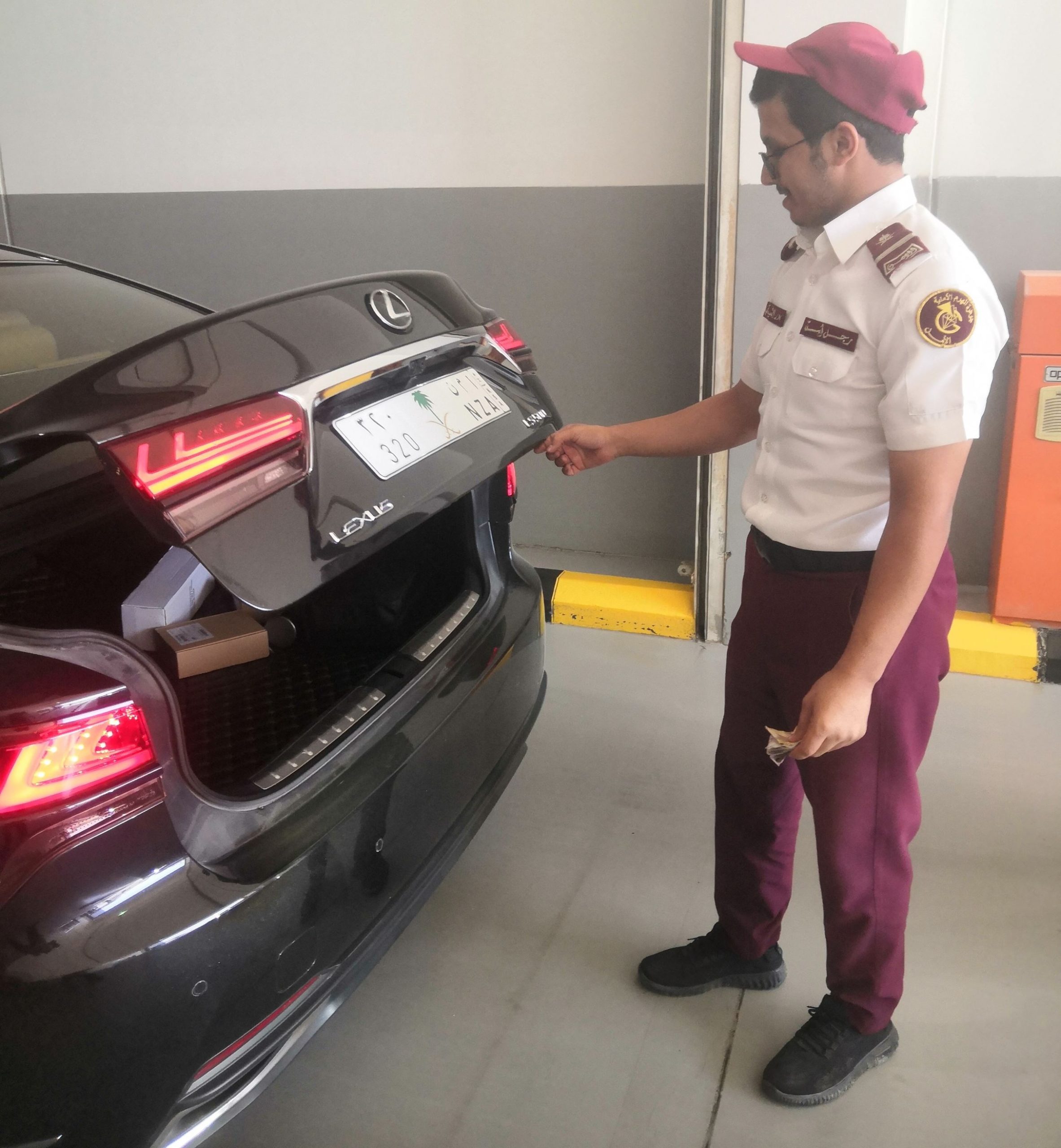 المعدات التي نستخدمها   فى ميدان الأمن والسلامة وتشمل
